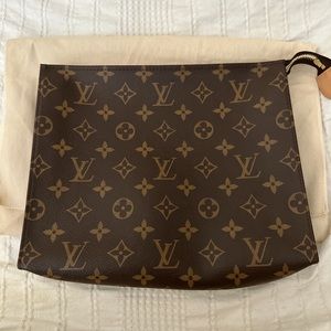 Louis Vuitton Poche Toilette NM